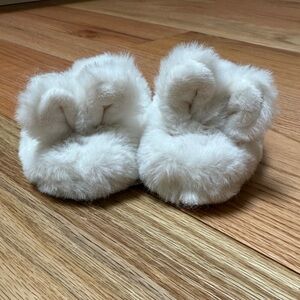 NWT- Bonpoint bb bunny slippers, Blanc Lait